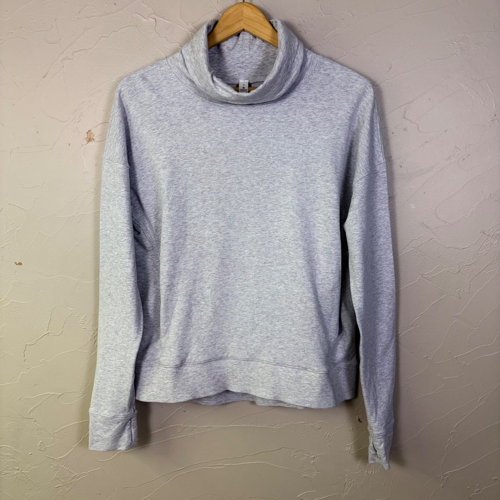 Lululemon Mock Neck Pullover Sweatshirt Womens 8 Grey Athletic Loungewear